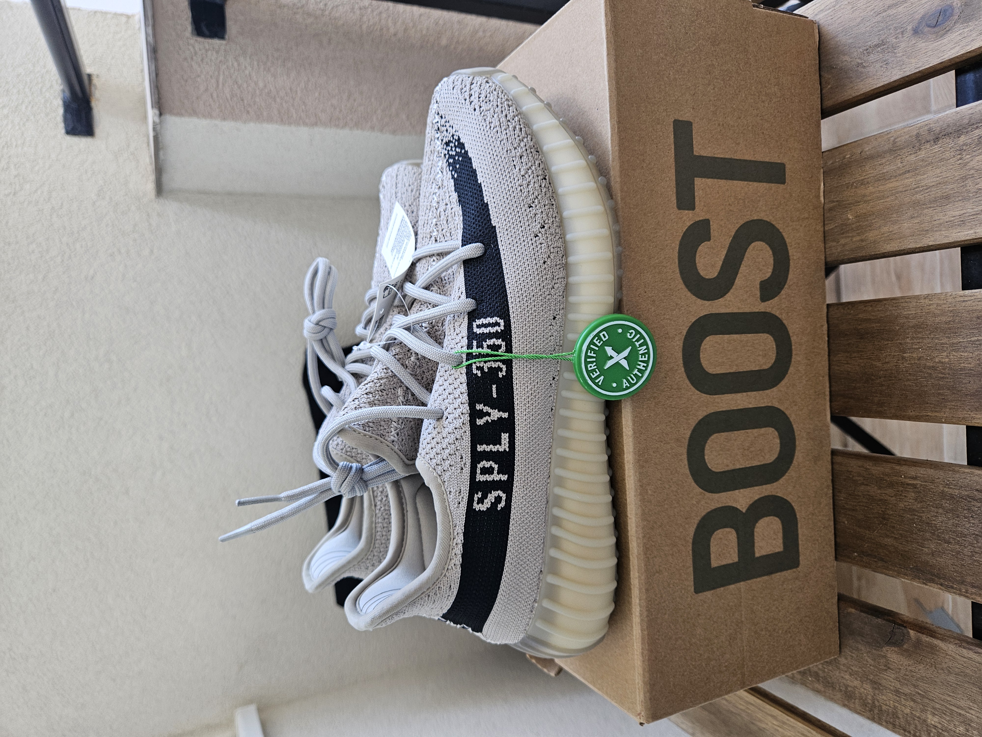 ADIDAS PATIKE Yeezy Slate 10.900rsd SRB