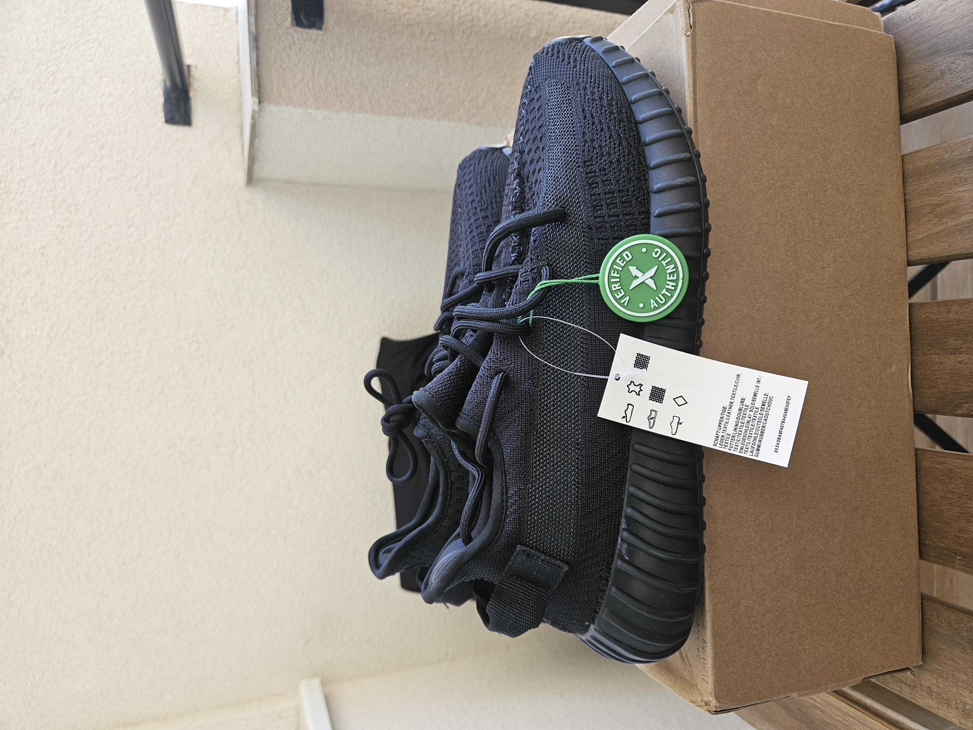 ADIDAS PATIKE Yeezy Onyx 10.900rsd SRB