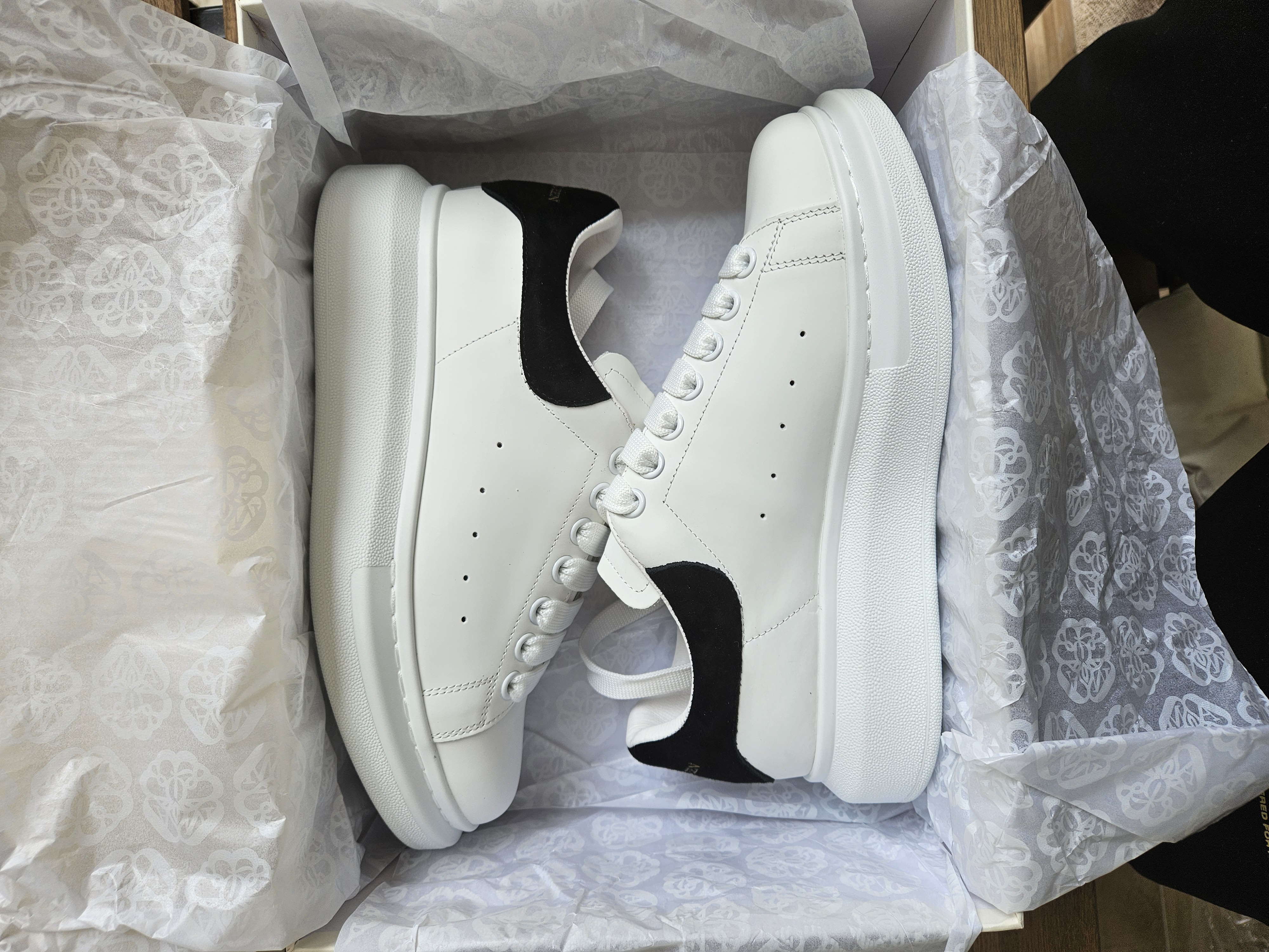 Alexander McQueen   14.500rsd  SRB