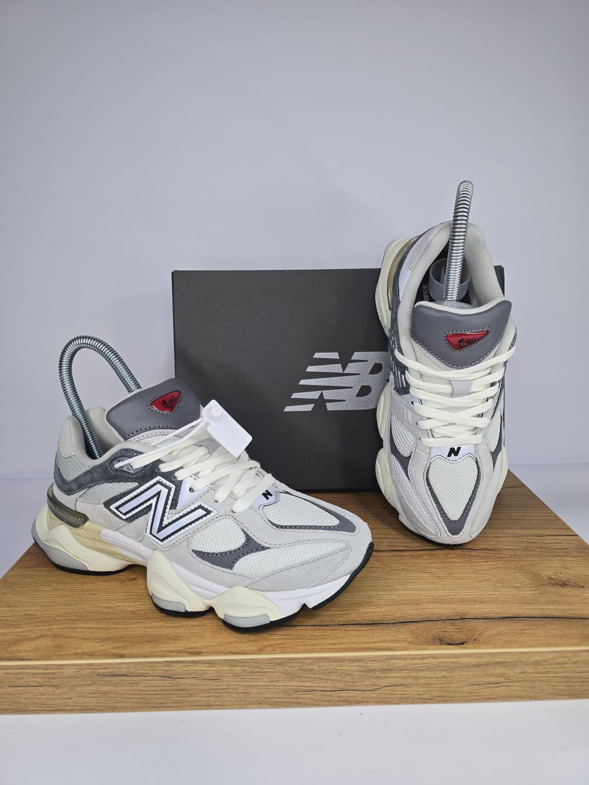 New Balance 9060  11.900rsd  SRB