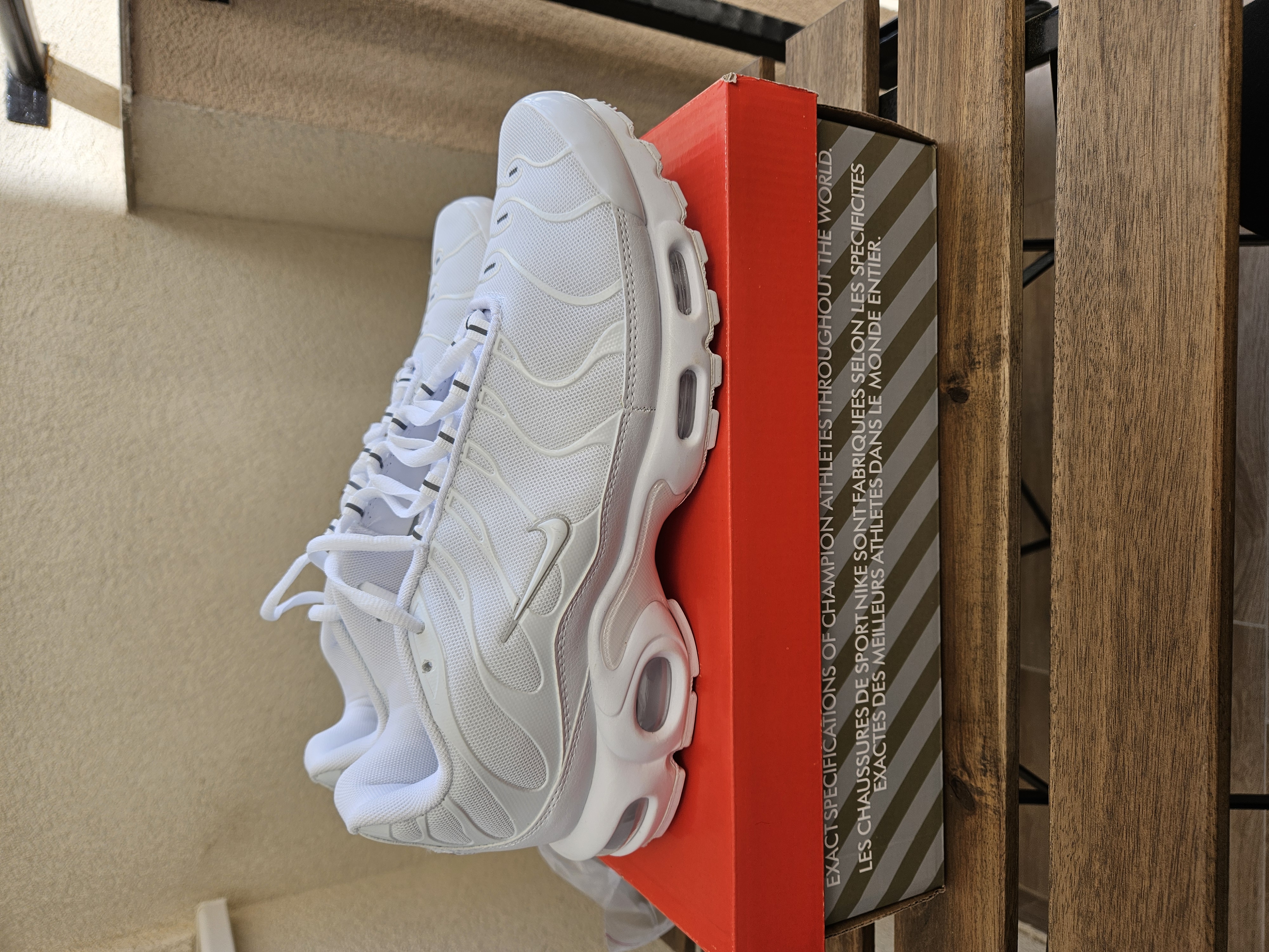 NIKE PATIKE TN Triple White  10.900rsd  SRB