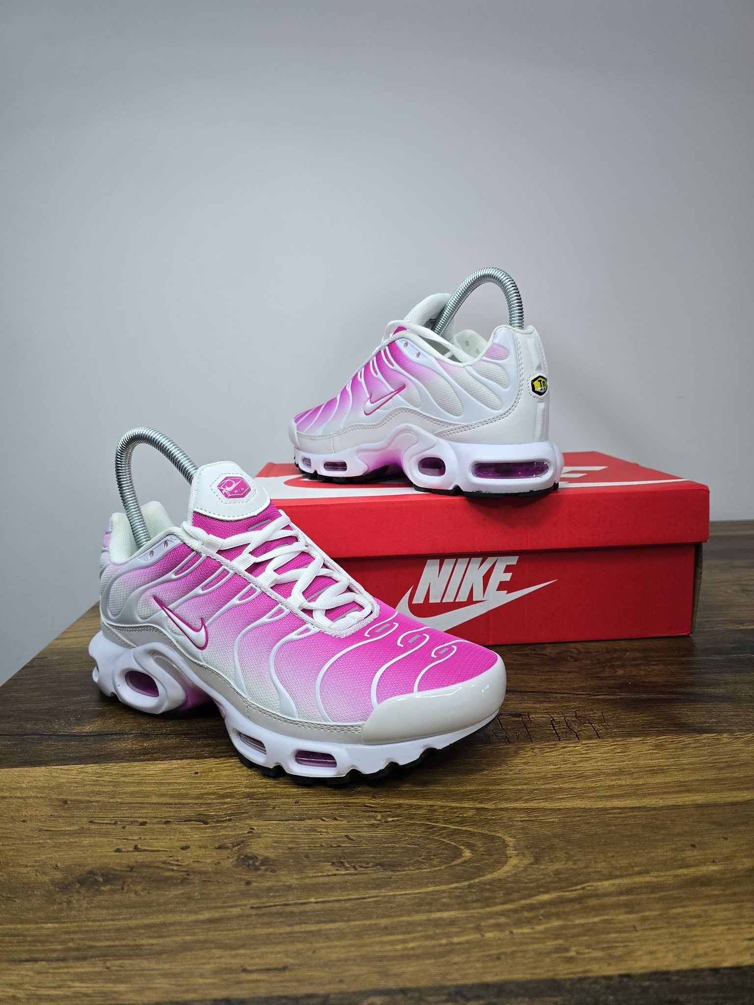 NIKE PATIKE TN Pink Fade