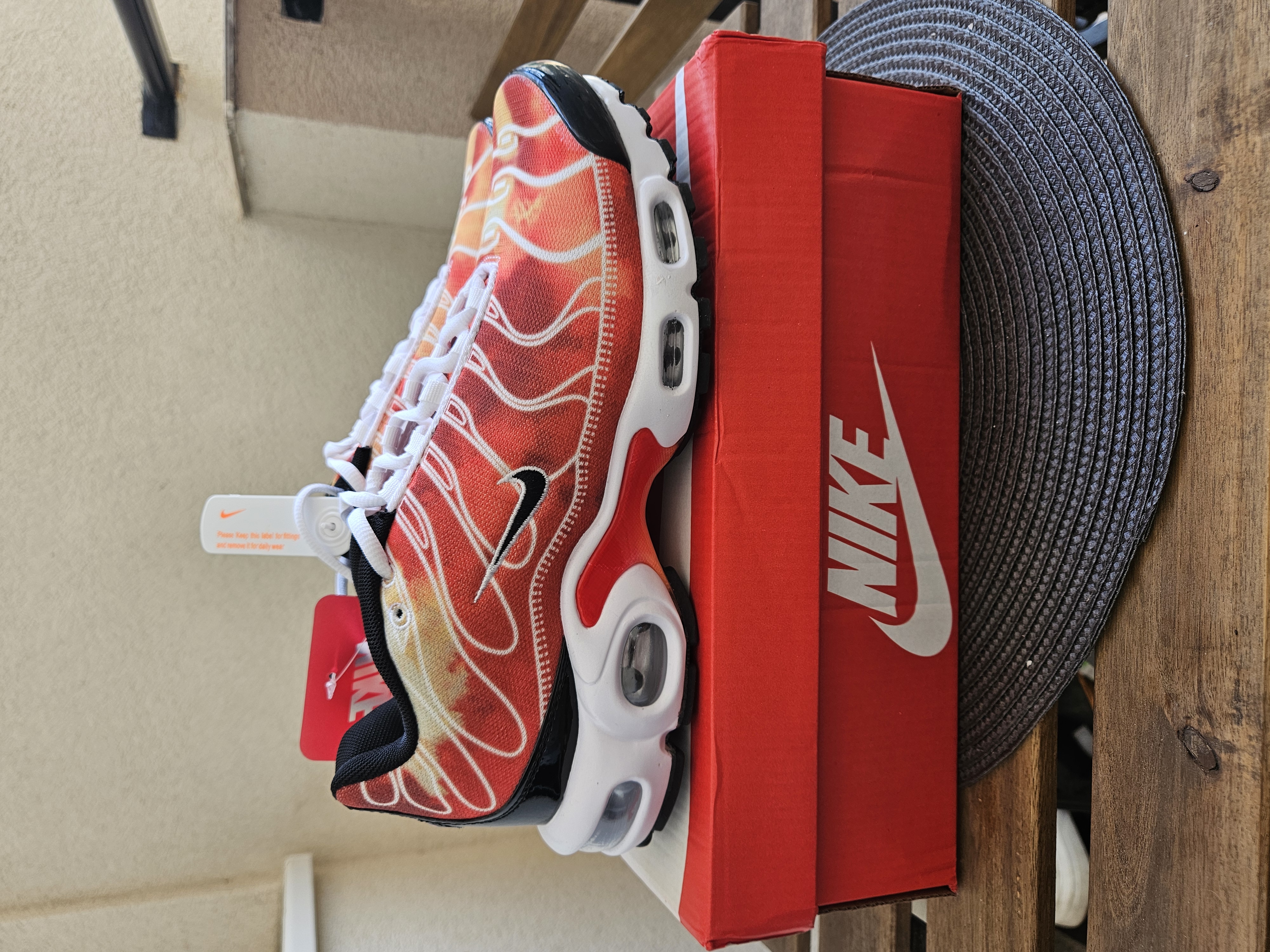 NIKE PATIKE TN Light Photohraphy