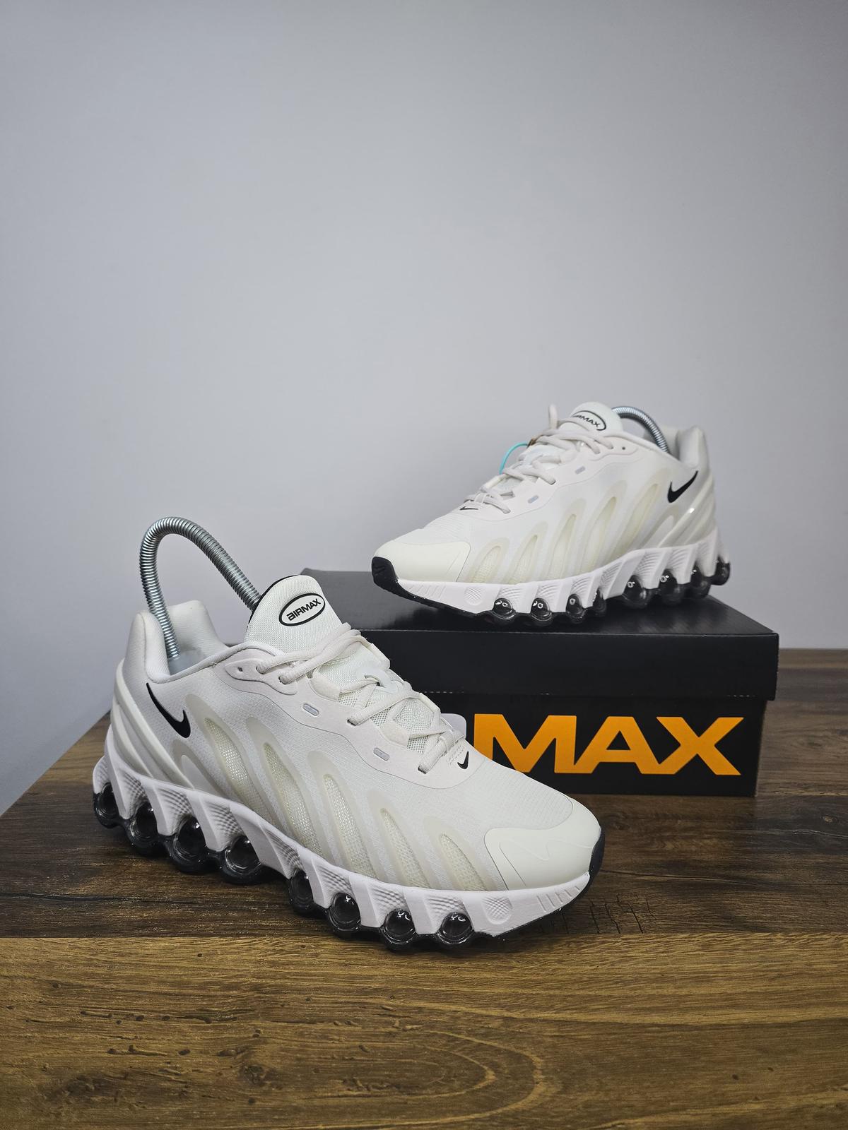 NIKE PATIKE Air Max DN8 White metallic Silver