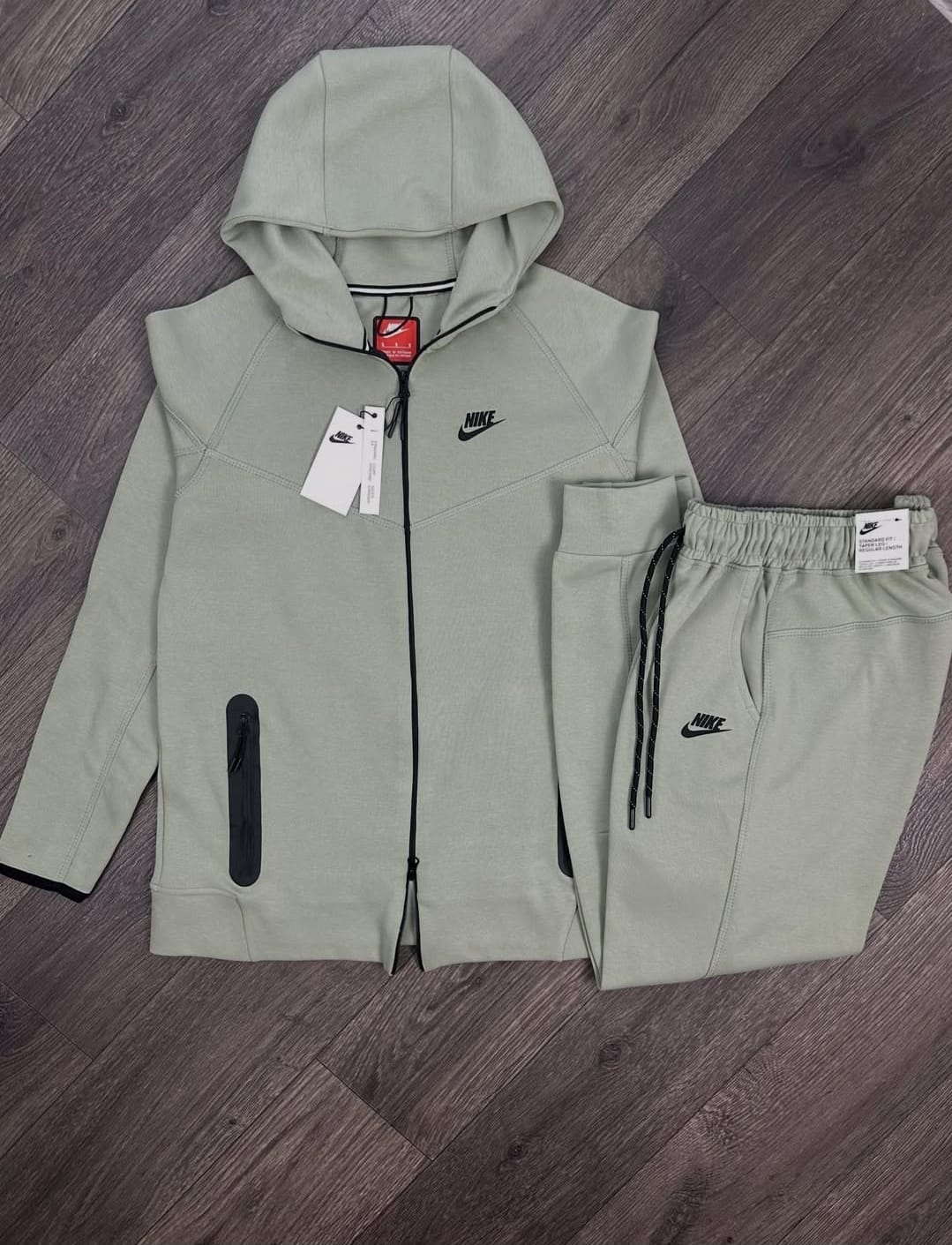 Nike Tech Fleece